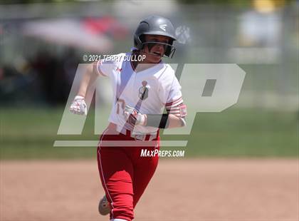 Thumbnail 1 in Mountain Ridge vs. Spanish Fork (UHSAA 5A Final) photogallery.