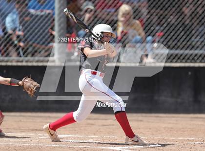 Thumbnail 2 in Mountain Ridge vs. Spanish Fork (UHSAA 5A Final) photogallery.