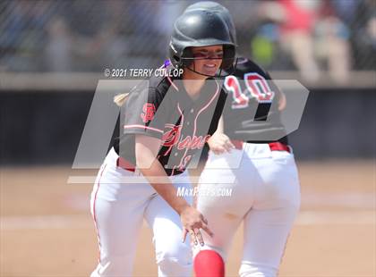 Thumbnail 2 in Mountain Ridge vs. Spanish Fork (UHSAA 5A Final) photogallery.
