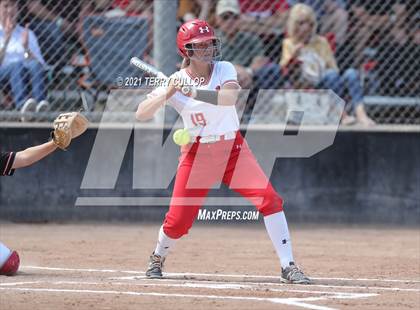 Thumbnail 2 in Mountain Ridge vs. Spanish Fork (UHSAA 5A Final) photogallery.