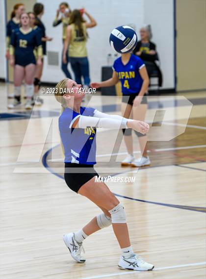 Thumbnail 3 in Lipan @ Perrin-Whitt photogallery.