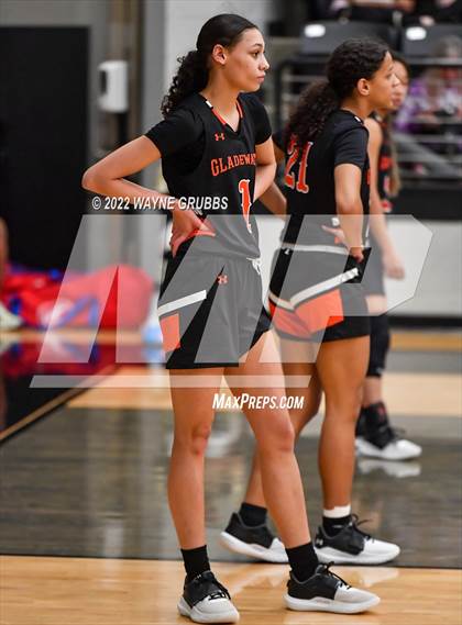 Thumbnail 1 in Gladewater vs. Mount Vernon (UIL 3A Region 2 Region Quarterfinal) photogallery.