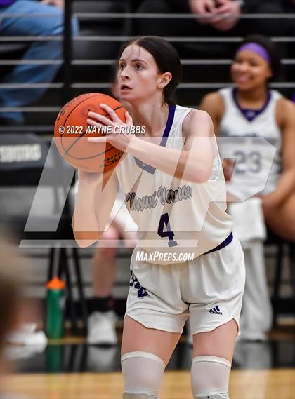 Thumbnail 2 in Gladewater vs. Mount Vernon (UIL 3A Region 2 Region Quarterfinal) photogallery.