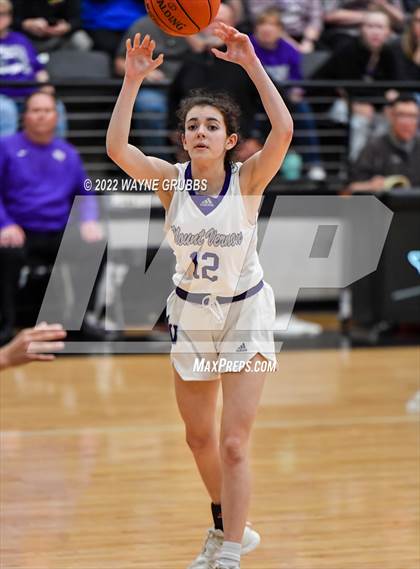Thumbnail 2 in Gladewater vs. Mount Vernon (UIL 3A Region 2 Region Quarterfinal) photogallery.