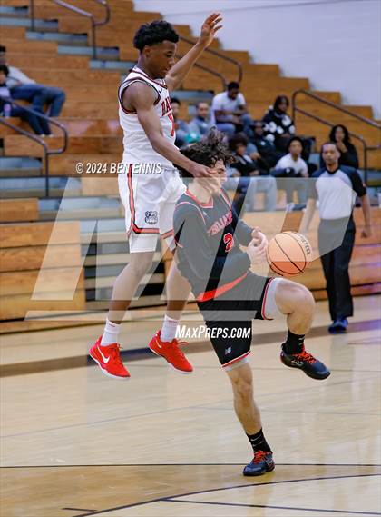 Thumbnail 2 in Tri-Cities vs. Lee County (OTR Hoops: Thanksgiving Showcase) photogallery.