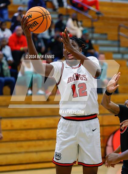 Thumbnail 3 in Tri-Cities vs. Lee County (OTR Hoops: Thanksgiving Showcase) photogallery.