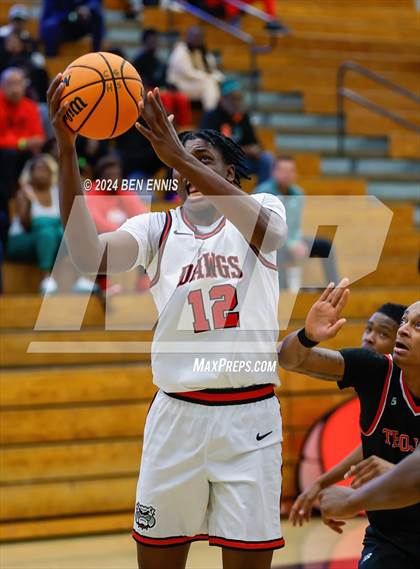 Thumbnail 1 in Tri-Cities vs. Lee County (OTR Hoops: Thanksgiving Showcase) photogallery.