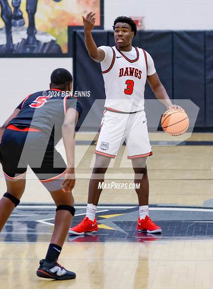 Thumbnail 2 in Tri-Cities vs. Lee County (OTR Hoops: Thanksgiving Showcase) photogallery.