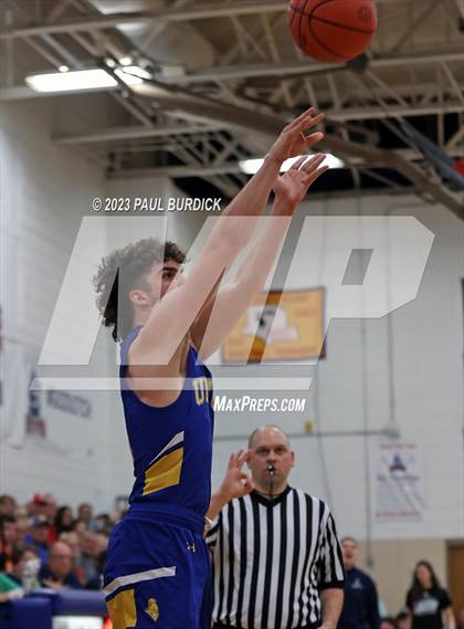 Thumbnail 3 in Dubois Central Catholic vs Union (PIAA District IX 1A Semifinal) photogallery.