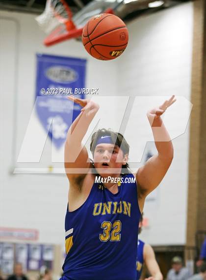 Thumbnail 2 in Dubois Central Catholic vs Union (PIAA District IX 1A Semifinal) photogallery.
