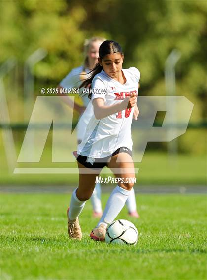 Thumbnail 2 in Onondaga vs Manlius Pebble Hill photogallery.