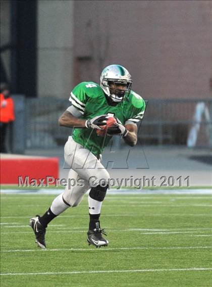 Thumbnail 1 in Mansfield vs. Reading (MIAA Division II East Final) photogallery.