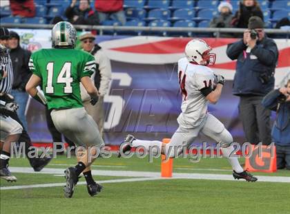 Thumbnail 3 in Mansfield vs. Reading (MIAA Division II East Final) photogallery.