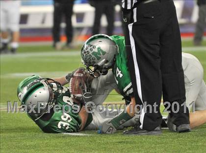 Thumbnail 1 in Mansfield vs. Reading (MIAA Division II East Final) photogallery.