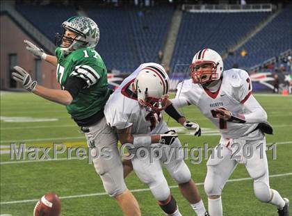 Thumbnail 1 in Mansfield vs. Reading (MIAA Division II East Final) photogallery.