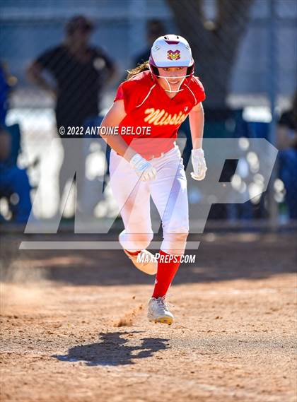 Thumbnail 2 in Granada Hills Charter vs. Mission Viejo photogallery.