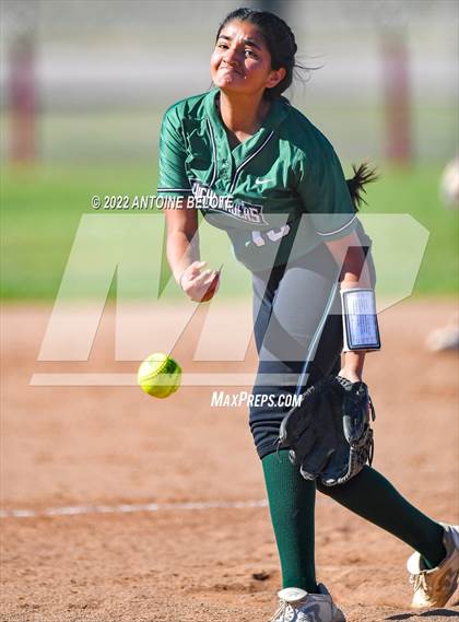 Thumbnail 2 in Granada Hills Charter vs. Mission Viejo photogallery.
