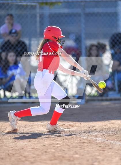Thumbnail 2 in Granada Hills Charter vs. Mission Viejo photogallery.