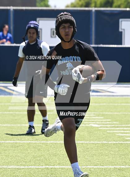 Thumbnail 3 in St. John Bosco vs. Arroyo (Brave 8 Invitational) photogallery.