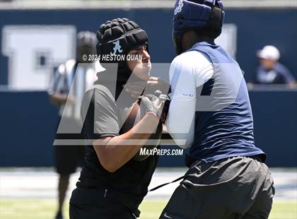 Thumbnail 3 in St. John Bosco vs. Arroyo (Brave 8 Invitational) photogallery.