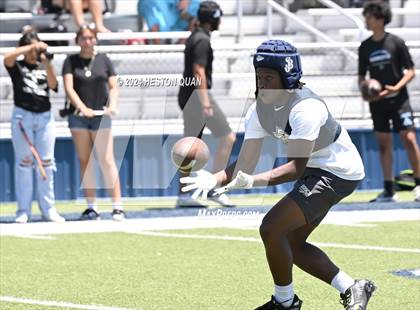 Thumbnail 3 in St. John Bosco vs. Arroyo (Brave 8 Invitational) photogallery.