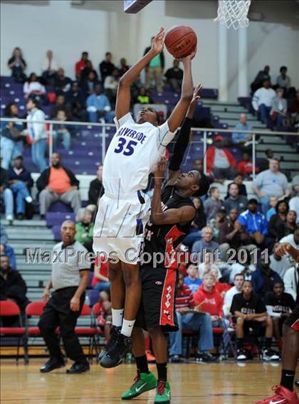 Thumbnail 2 in Middle Creek vs Riverside (Glaxo Holiday Invitational) photogallery.