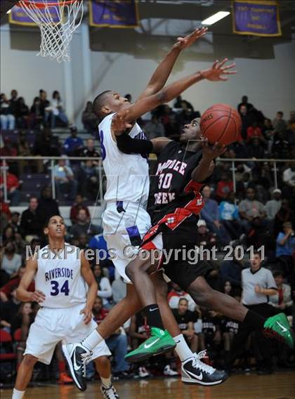 Thumbnail 1 in Middle Creek vs Riverside (Glaxo Holiday Invitational) photogallery.