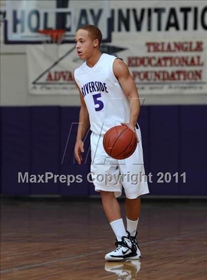 Thumbnail 1 in Middle Creek vs Riverside (Glaxo Holiday Invitational) photogallery.