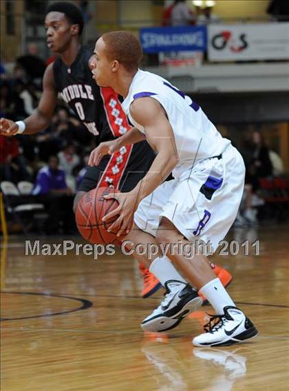 Thumbnail 2 in Middle Creek vs Riverside (Glaxo Holiday Invitational) photogallery.