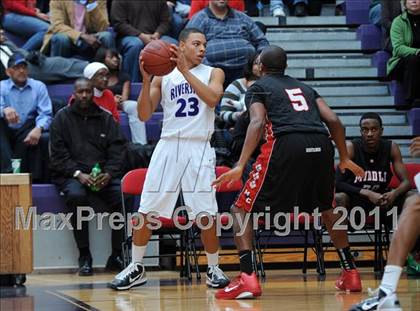 Thumbnail 3 in Middle Creek vs Riverside (Glaxo Holiday Invitational) photogallery.