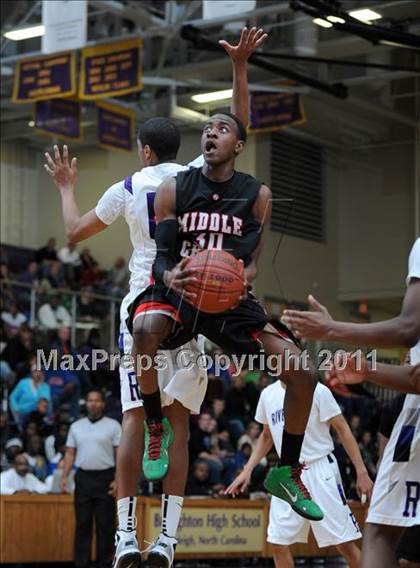 Thumbnail 3 in Middle Creek vs Riverside (Glaxo Holiday Invitational) photogallery.