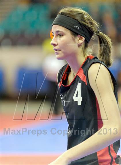 Thumbnail 2 in Gunnison vs. Sterling (CHSAA 3A Pool III) photogallery.