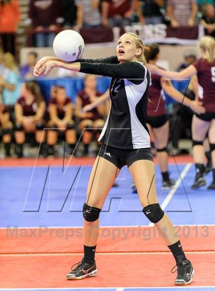 Thumbnail 2 in Gunnison vs. Sterling (CHSAA 3A Pool III) photogallery.