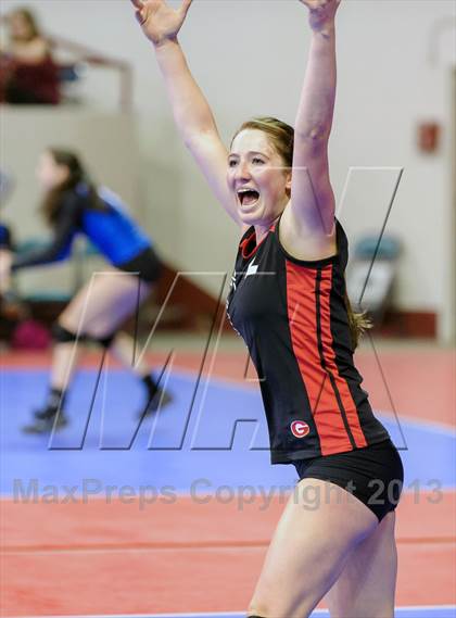 Thumbnail 2 in Gunnison vs. Sterling (CHSAA 3A Pool III) photogallery.