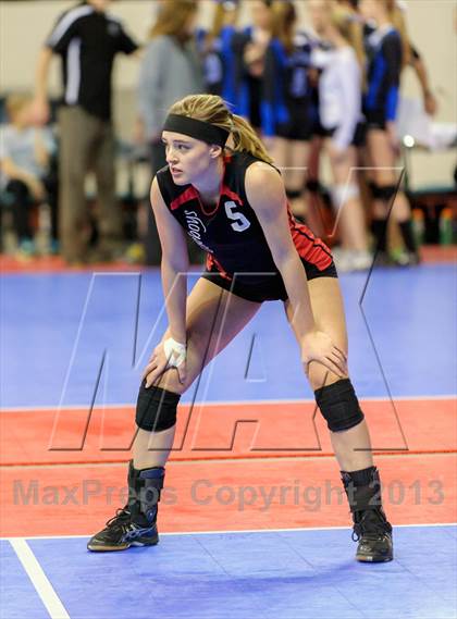 Thumbnail 2 in Gunnison vs. Sterling (CHSAA 3A Pool III) photogallery.