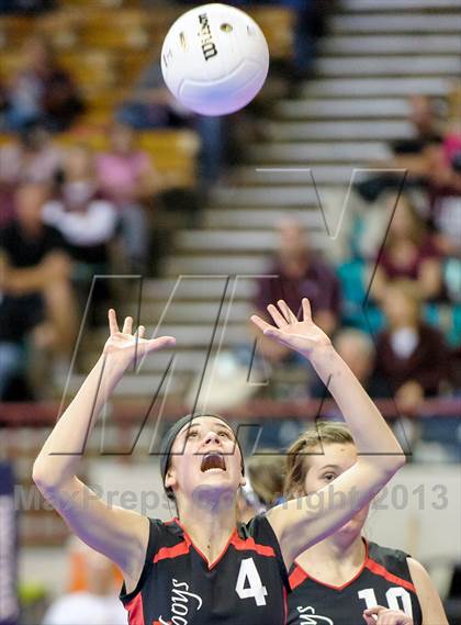 Thumbnail 1 in Gunnison vs. Sterling (CHSAA 3A Pool III) photogallery.