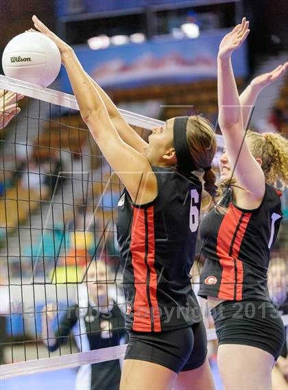 Thumbnail 2 in Gunnison vs. Sterling (CHSAA 3A Pool III) photogallery.