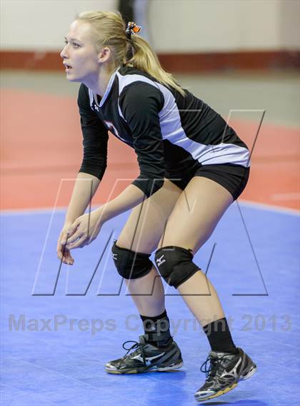Thumbnail 1 in Gunnison vs. Sterling (CHSAA 3A Pool III) photogallery.