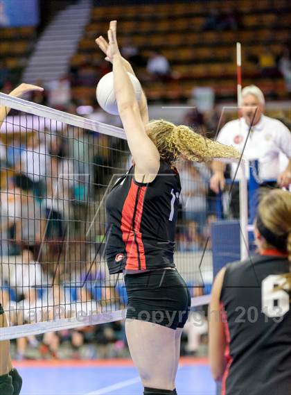 Thumbnail 2 in Gunnison vs. Sterling (CHSAA 3A Pool III) photogallery.