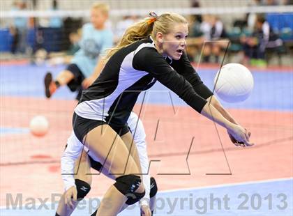 Thumbnail 1 in Gunnison vs. Sterling (CHSAA 3A Pool III) photogallery.