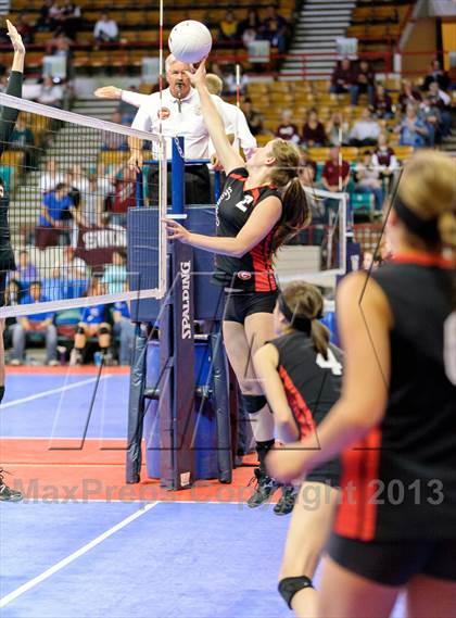 Thumbnail 3 in Gunnison vs. Sterling (CHSAA 3A Pool III) photogallery.