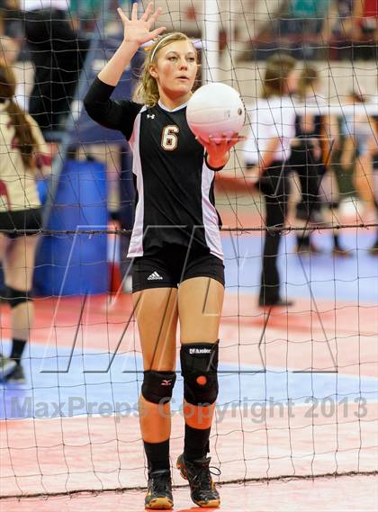 Thumbnail 2 in Gunnison vs. Sterling (CHSAA 3A Pool III) photogallery.