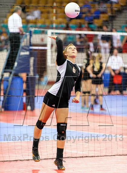 Thumbnail 1 in Gunnison vs. Sterling (CHSAA 3A Pool III) photogallery.