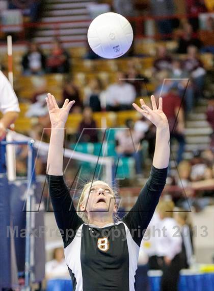 Thumbnail 1 in Gunnison vs. Sterling (CHSAA 3A Pool III) photogallery.