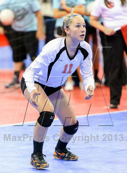 Thumbnail 1 in Gunnison vs. Sterling (CHSAA 3A Pool III) photogallery.