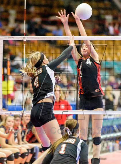 Thumbnail 3 in Gunnison vs. Sterling (CHSAA 3A Pool III) photogallery.