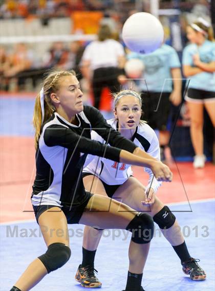 Thumbnail 2 in Gunnison vs. Sterling (CHSAA 3A Pool III) photogallery.