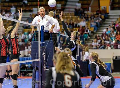 Thumbnail 2 in Gunnison vs. Sterling (CHSAA 3A Pool III) photogallery.