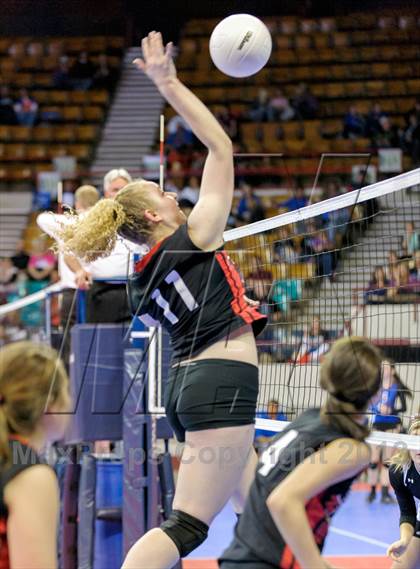 Thumbnail 3 in Gunnison vs. Sterling (CHSAA 3A Pool III) photogallery.