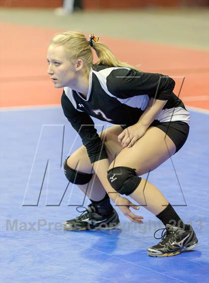 Thumbnail 3 in Gunnison vs. Sterling (CHSAA 3A Pool III) photogallery.